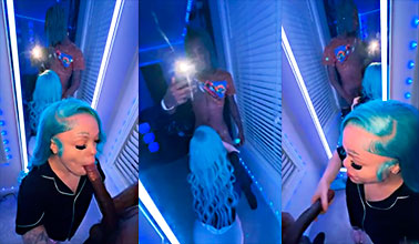 El enano le chupa muy bien la polla al negro 💋