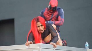 Deadpool follando al aire libre (versión explícita)