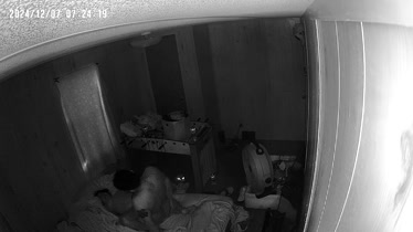 Morena moteada se mueve muy bien