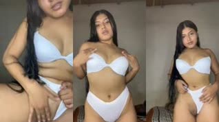 Soltera picante masturbándose