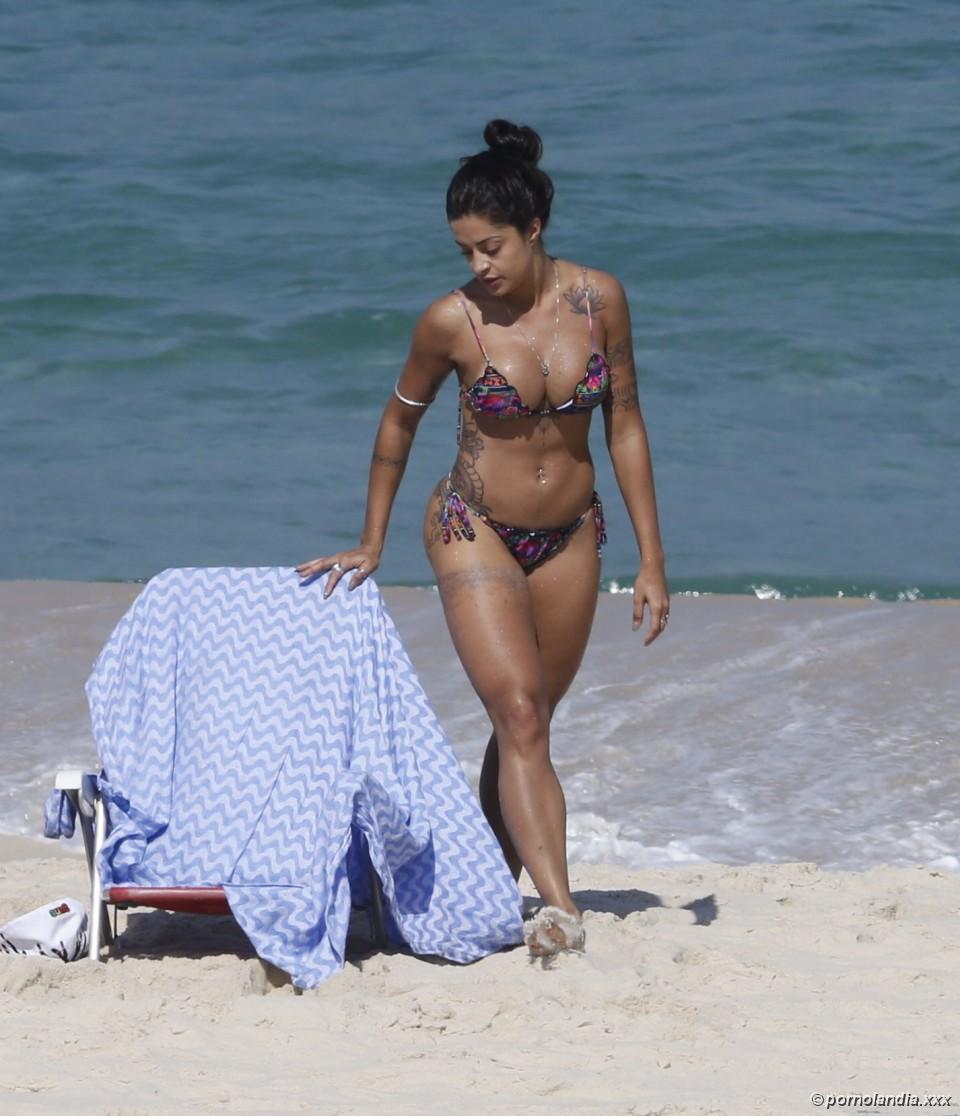 Aline Scratched atrapó en la playa de Bikini - Foto 167972