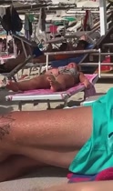 Capturan a Claudia Pérez La Tora Pjianco en una playa dominicana