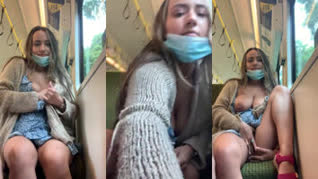 Chica bonita mostrando sus enormes tetas en el metro