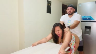 Extraño un poco con mi hermana -in -Derecho que llega mi hermano