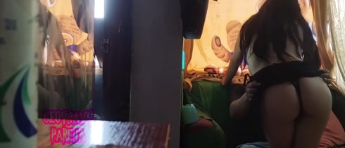 La esposa recibe una visita