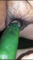 La puta vieja tiene pepino en la crema