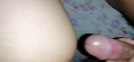 Mi esposa me lleva toda mi leche, le encanta que la gotee en sus nalgas.