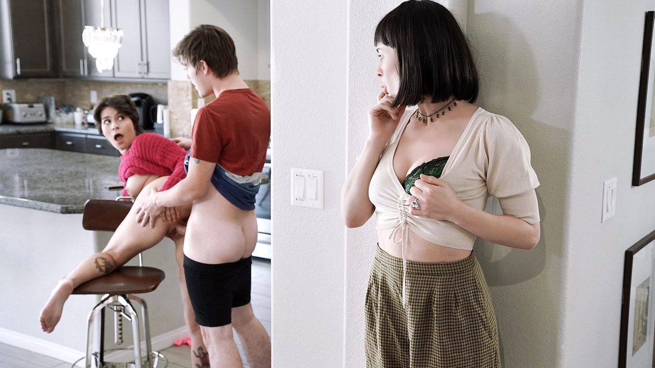 Como hombre de la casa, necesita satisfacer a su madrastra y a su hermanastra.