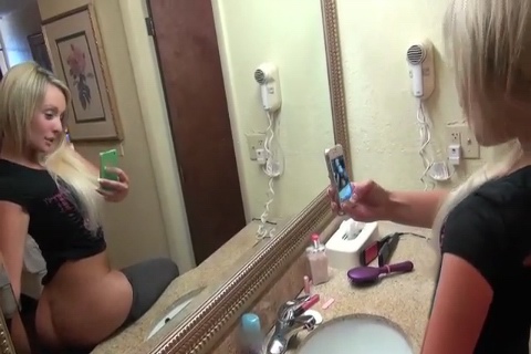 Ex novia chupando la polla de su hombre y siendo follada por su culo de burbuja