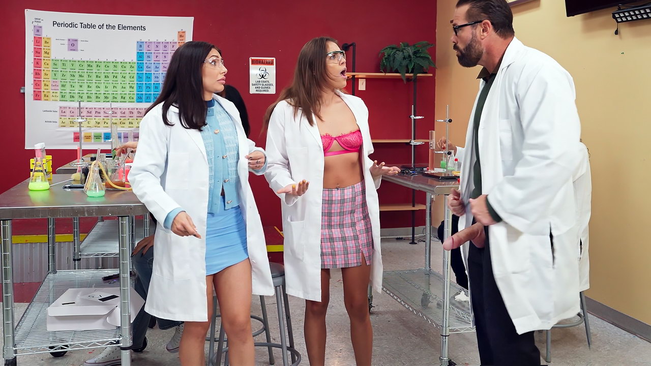 Un profesor de química enseña a sus alumnos cachondos a follar