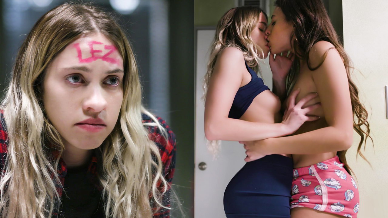 Lesbianas adolescentes teniendo sexo en el baño después de una fiesta de pijamas por primera vez